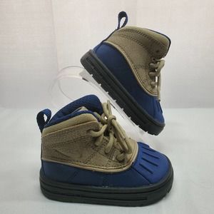Nike Woodside 2 High Baby Toddler Hiking Shoes Size 4C Like New